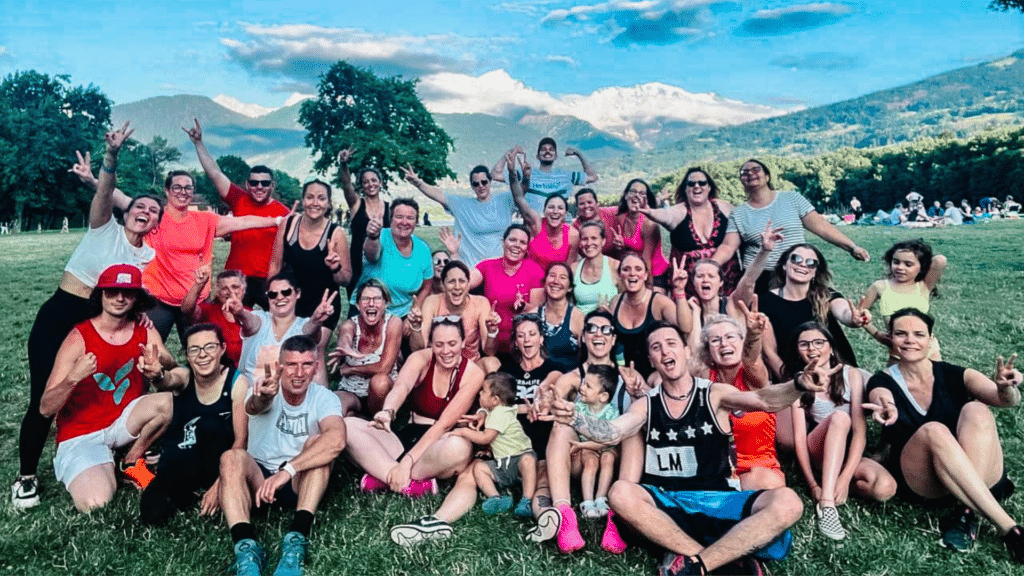 Groupe du Fit Club Le 20/80 réuni après une séance outdoor de remise en forme près de Sallanches